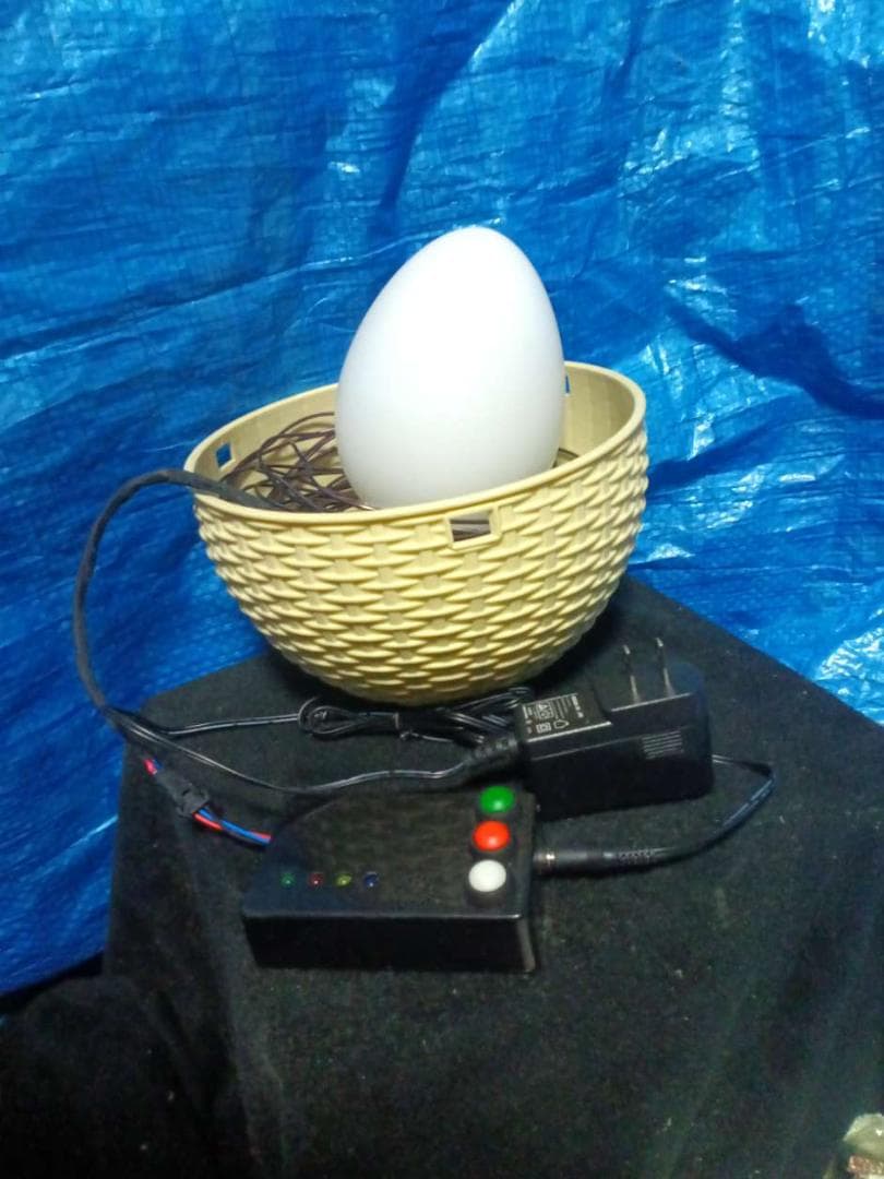 卵殻灯（らんかくとう） 異世界の怪鳥の卵を模した一点物の間接照明