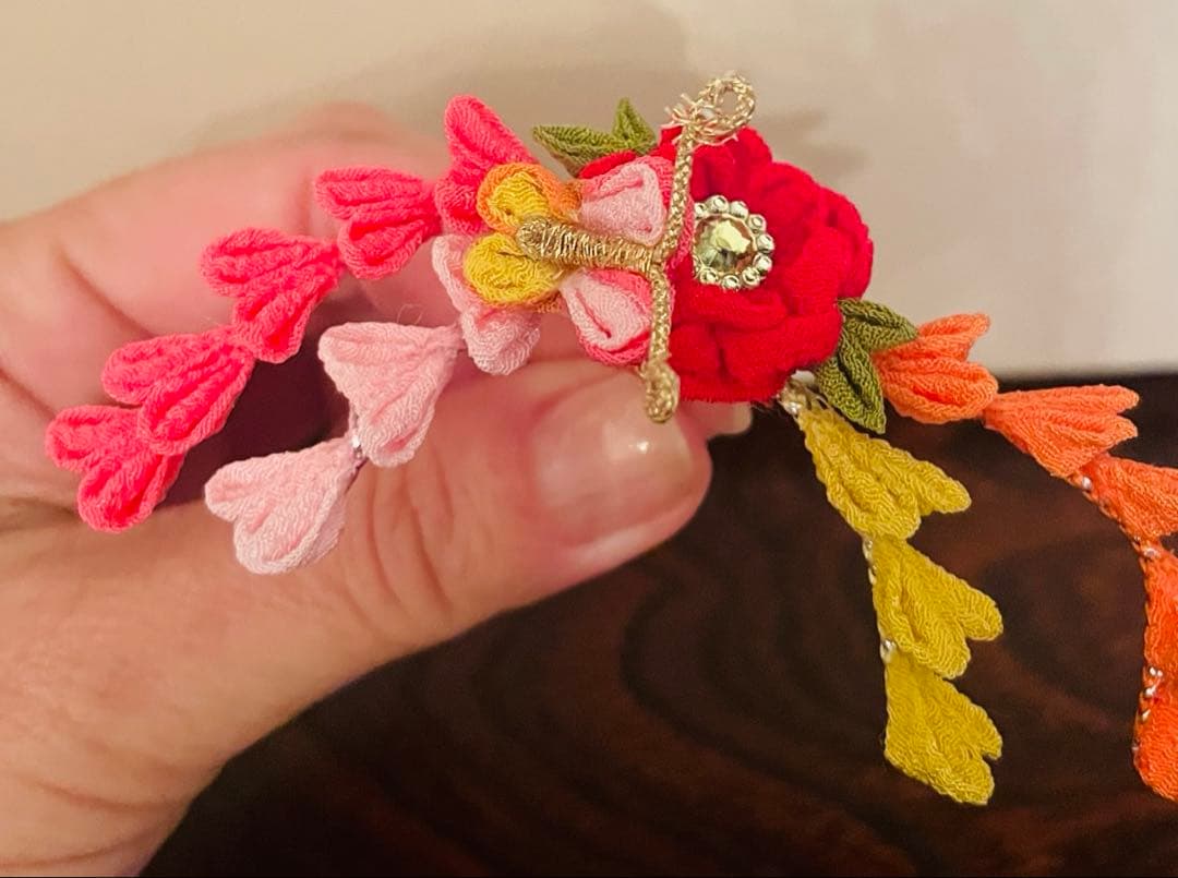 おばあちゃんのハンドメイド　着物うさぎ人形　アンティーク帯着物　蝶々幸せの鈴の音