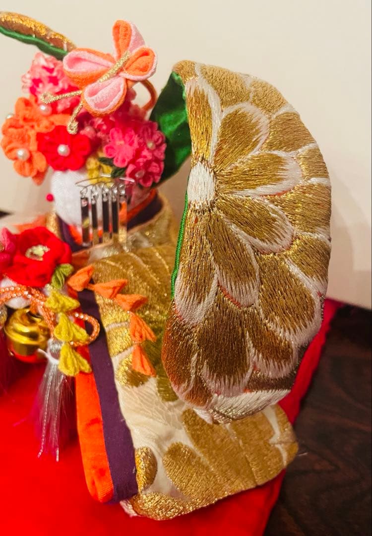 おばあちゃんのハンドメイド　着物うさぎ人形　アンティーク帯着物　蝶々幸せの鈴の音