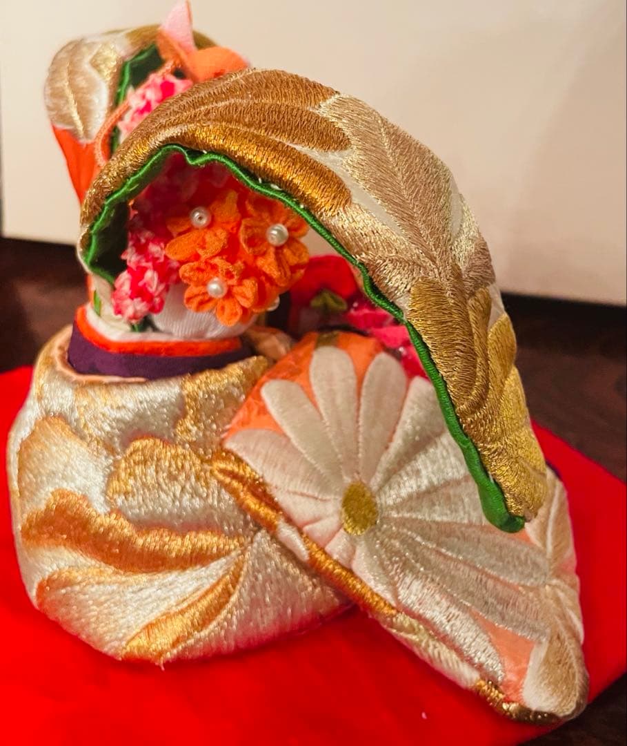 おばあちゃんのハンドメイド　着物うさぎ人形　アンティーク帯着物　蝶々幸せの鈴の音