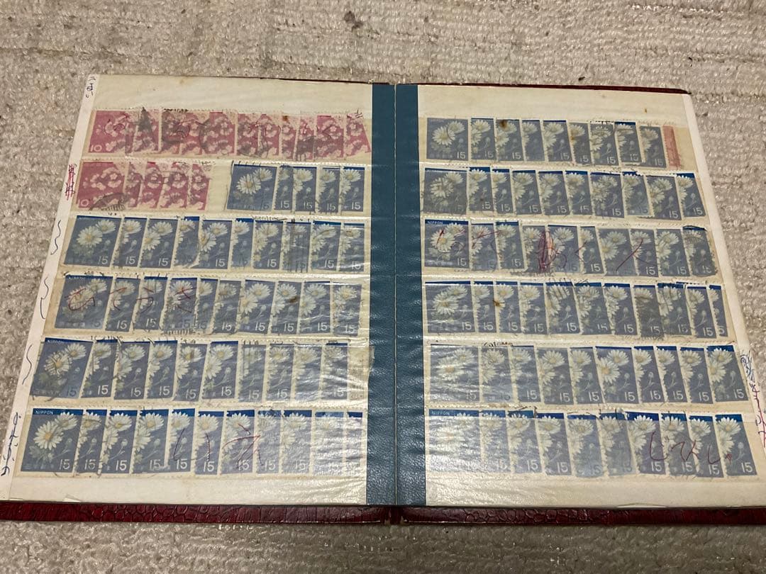 使用済み切手アルバム。【レアな切手が紛れ込んでいるかも？知れません】