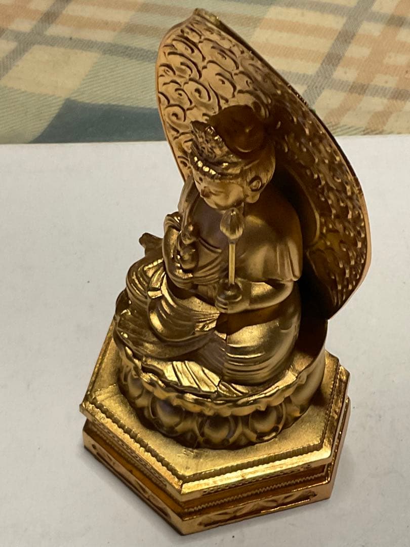 金属製／越後　松之山・松陰禅寺の普賢菩薩座像。【手元に地蔵菩薩を持っている物】。