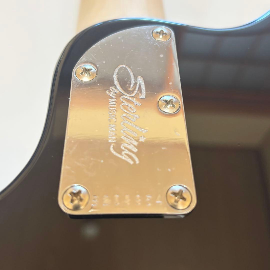 美品 Sterling by Musicman SUB AX3FM Axis