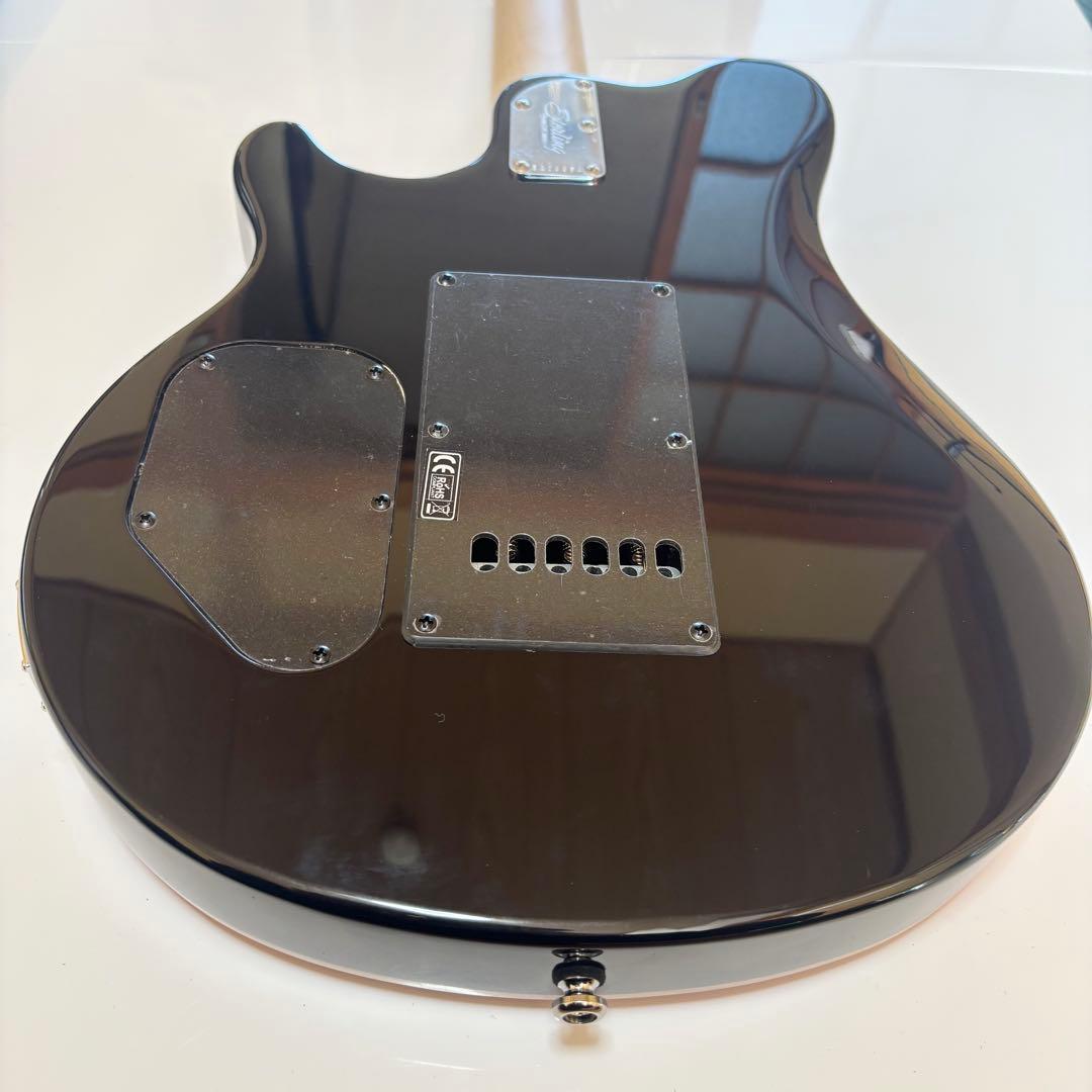 美品 Sterling by Musicman SUB AX3FM Axis