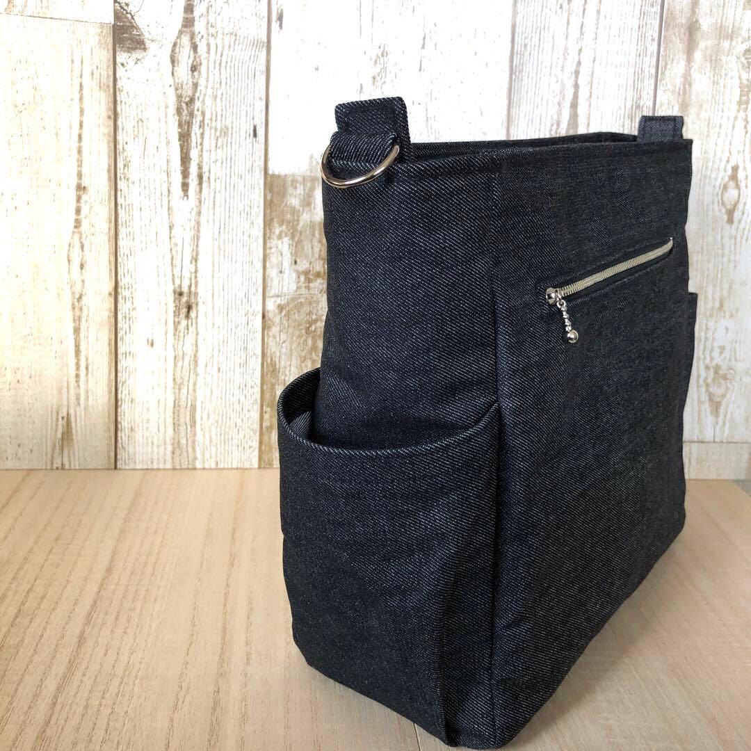 ショルダーバッグ　ハンドメイド　デニムリメイク　ブラック　両開き【新品デニム】