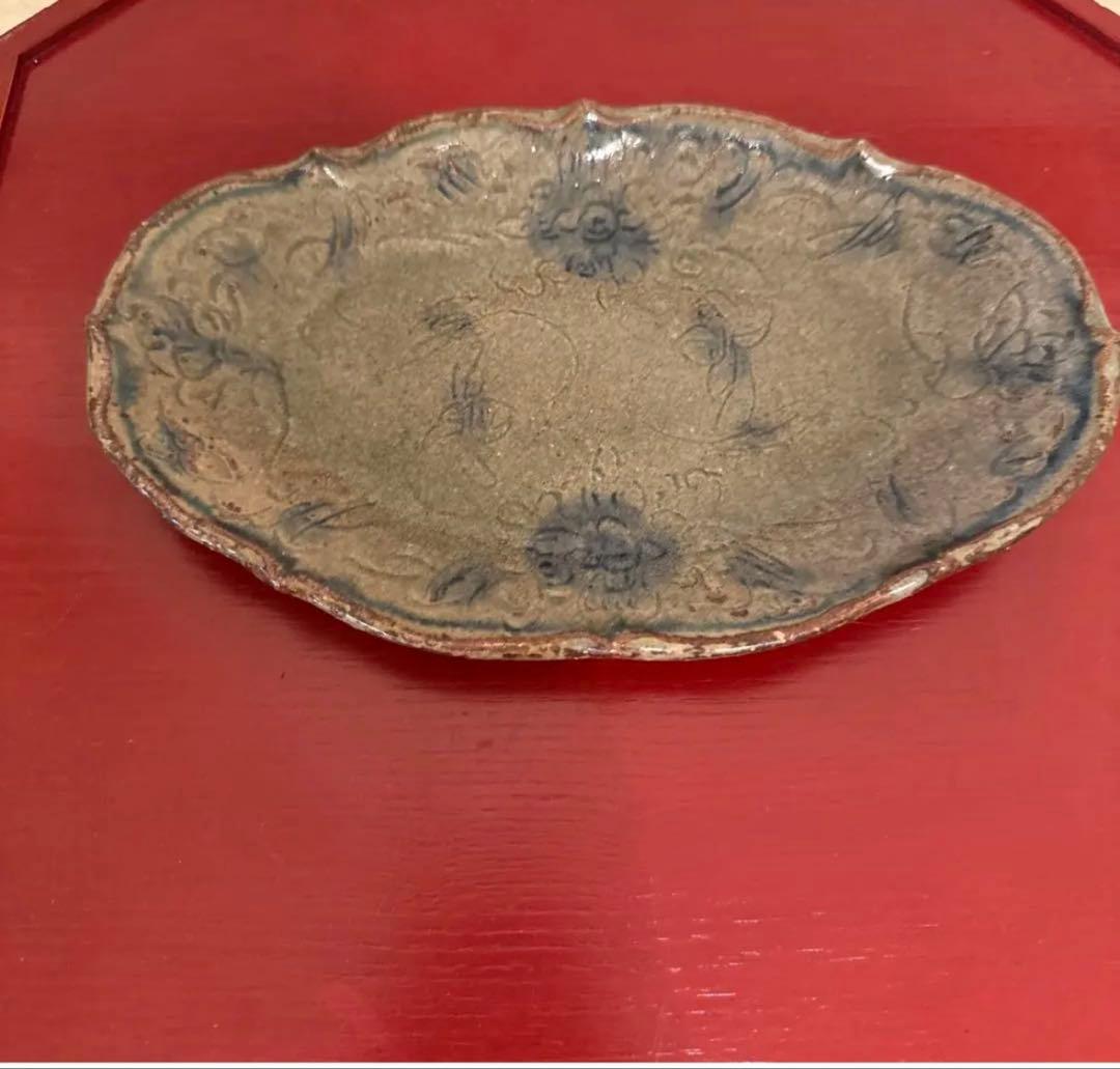 イムサエムさんの花模様のボウルと皿のセット