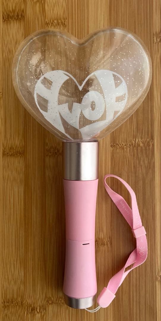 イコールラブ 8周年　＝LOVE ハート型ペンライト