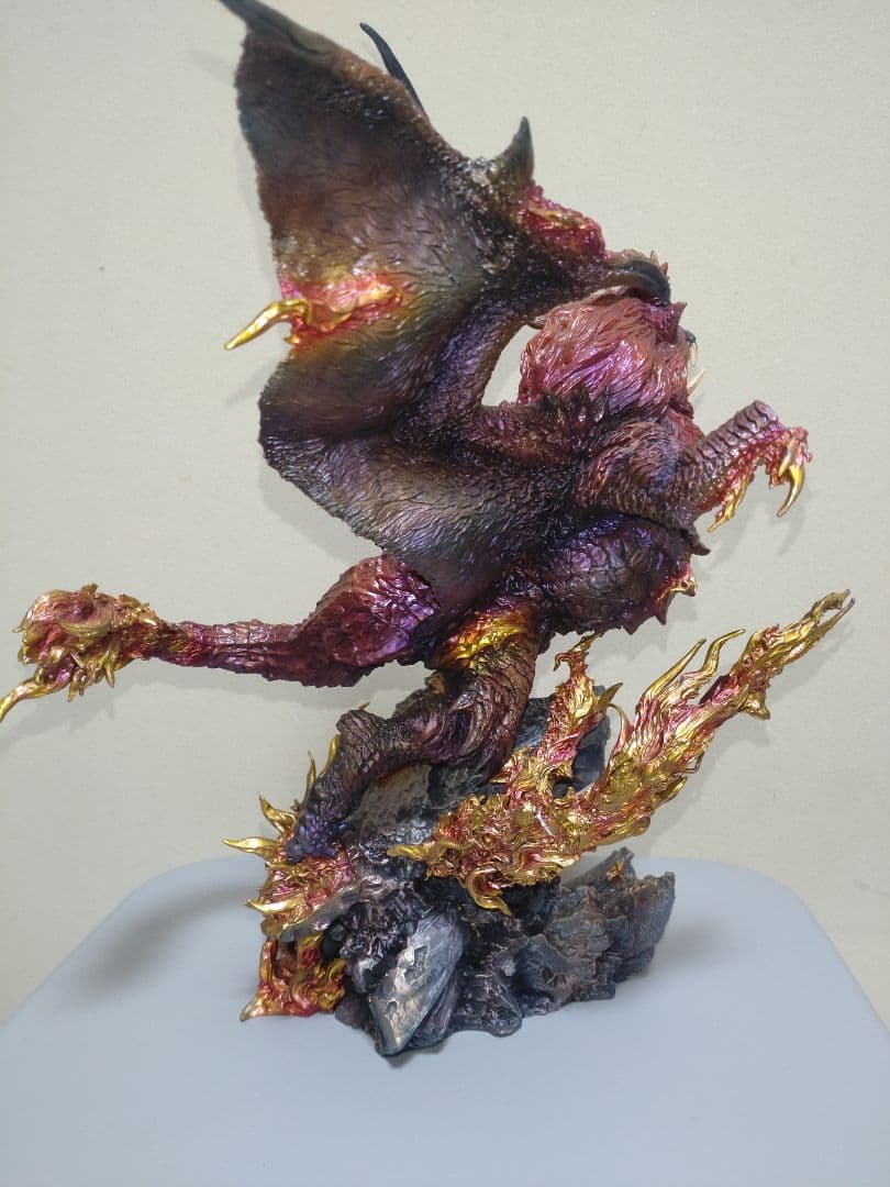 クリエイターズモデル　テオ・テスカトル　リペイントフィギュア（破損）