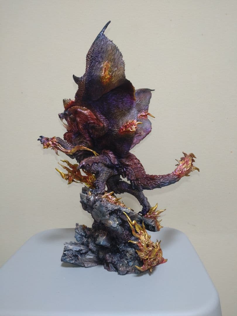 クリエイターズモデル　テオ・テスカトル　リペイントフィギュア（破損）