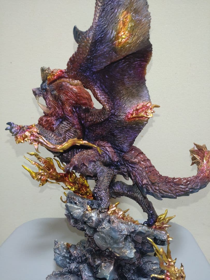 クリエイターズモデル　テオ・テスカトル　リペイントフィギュア（破損）