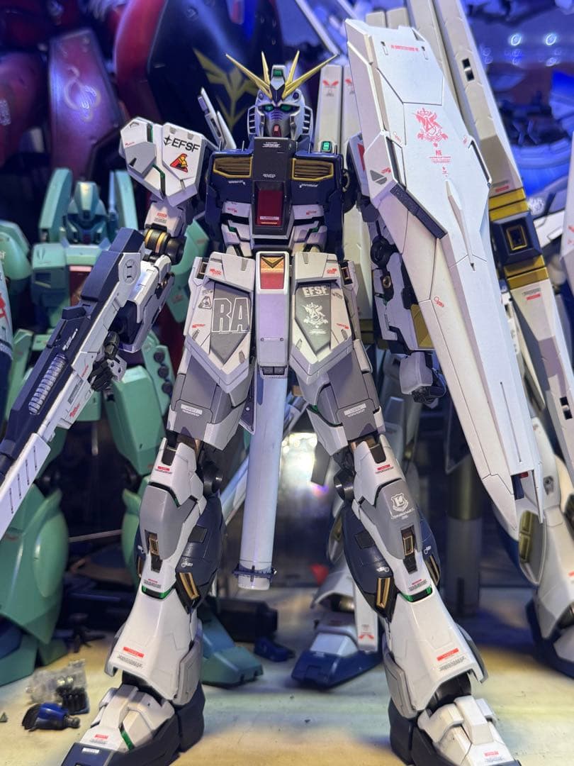 MG νガンダムverKA 塗装完成品　ガンプラ　プラモデル　pgu