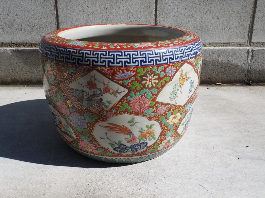 伊万里　十錦手火鉢　睡蓮鉢　花鳥図　ヒビ修復跡あり