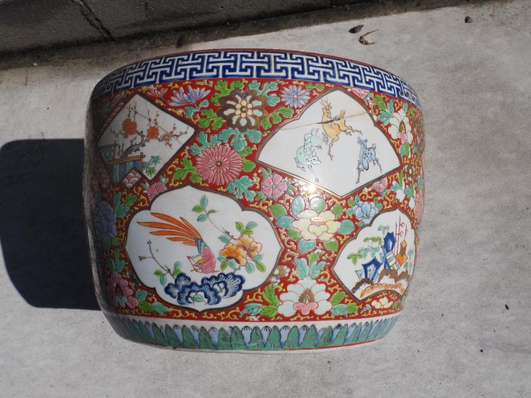 伊万里　十錦手火鉢　睡蓮鉢　花鳥図　ヒビ修復跡あり