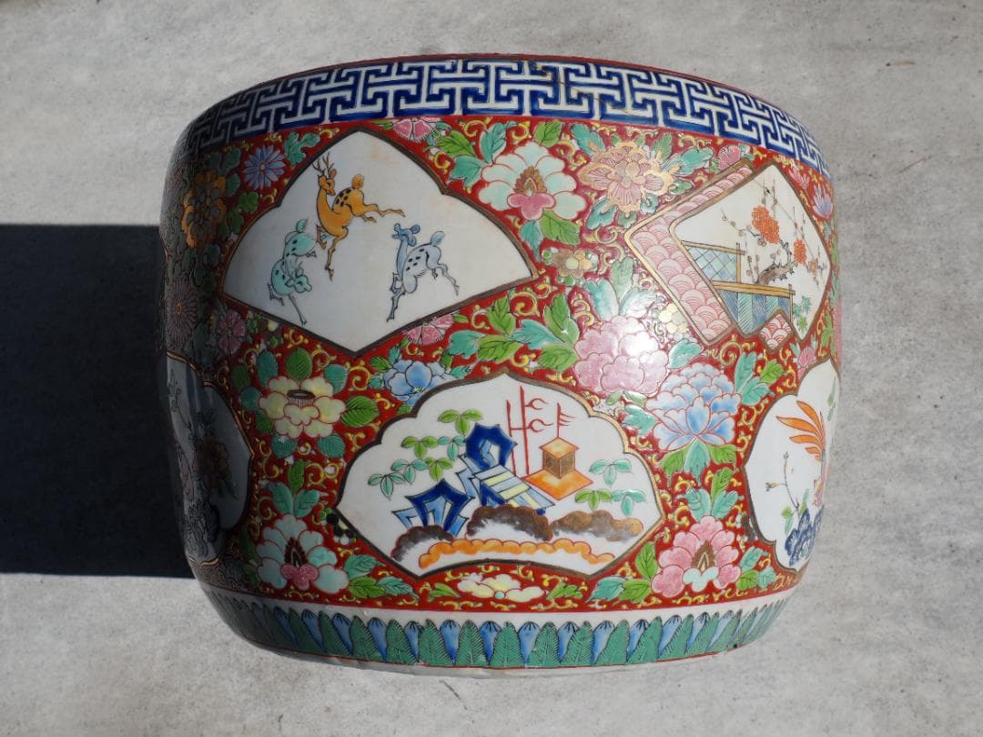 伊万里　十錦手火鉢　睡蓮鉢　花鳥図　ヒビ修復跡あり