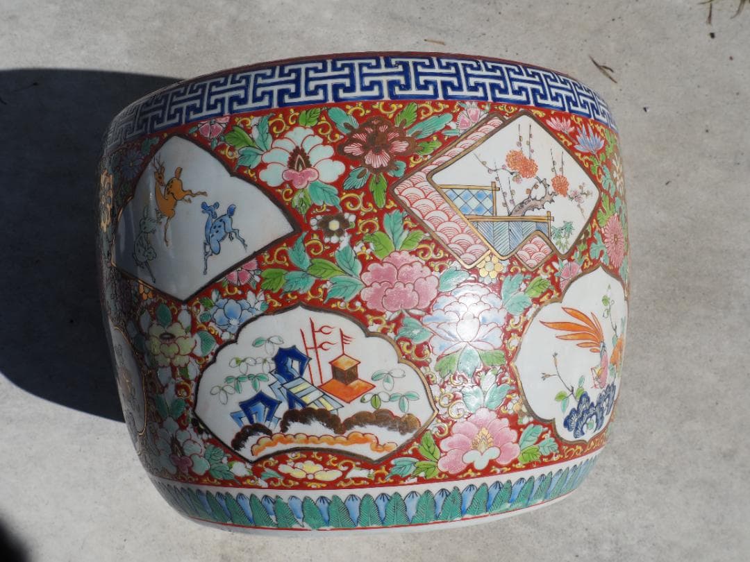 伊万里　十錦手火鉢　睡蓮鉢　花鳥図　ヒビ修復跡あり