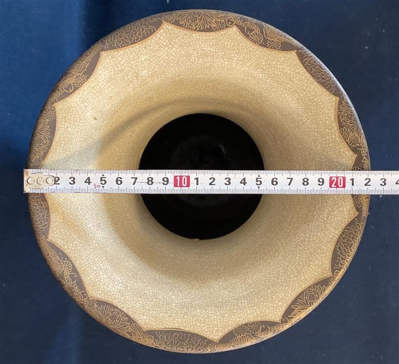 薩摩焼　連山作　色絵金襴手扇面花鳥風景図文大花瓶