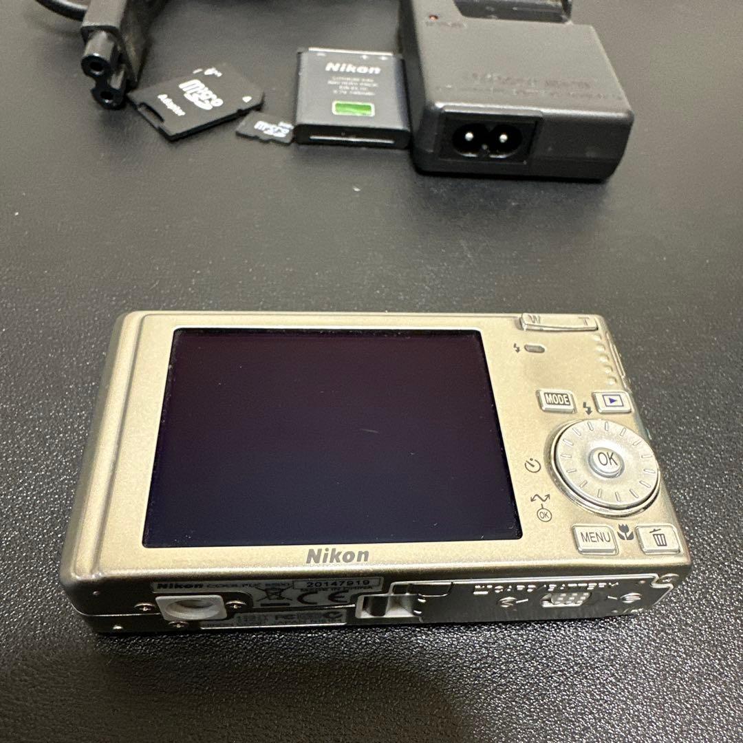 美品 NIKON COOLPIX S500 シルバー　動作確認済