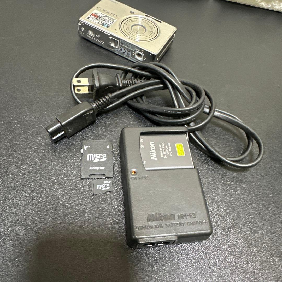 美品 NIKON COOLPIX S500 シルバー　動作確認済