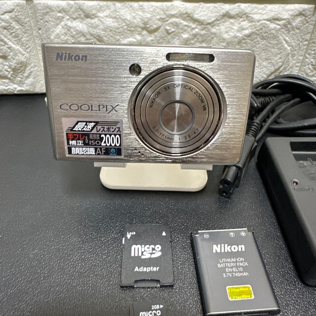 美品 NIKON COOLPIX S500 シルバー　動作確認済