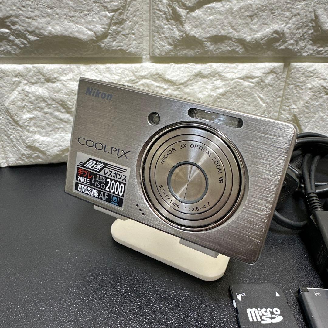 美品 NIKON COOLPIX S500 シルバー　動作確認済