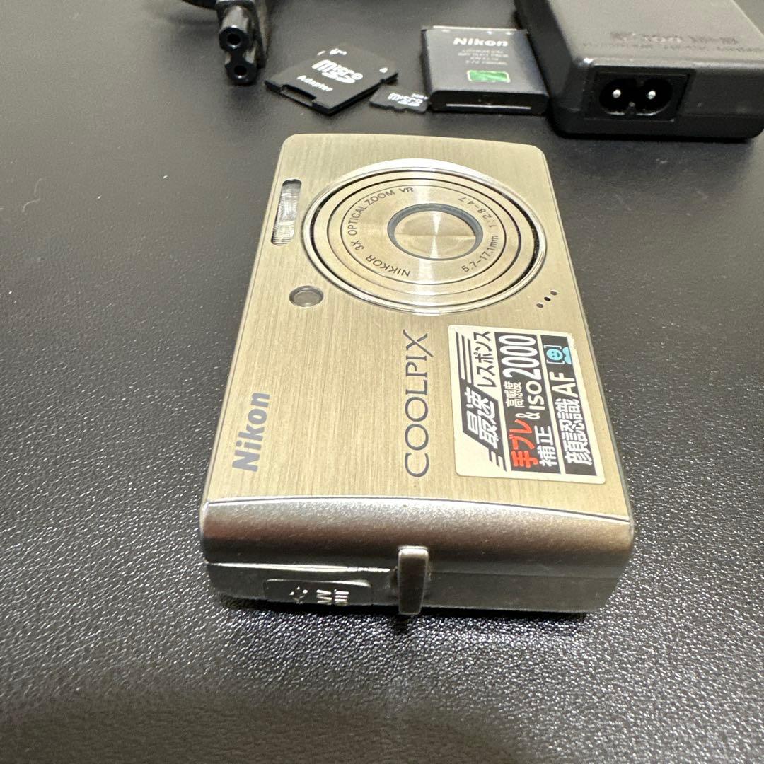 美品 NIKON COOLPIX S500 シルバー　動作確認済