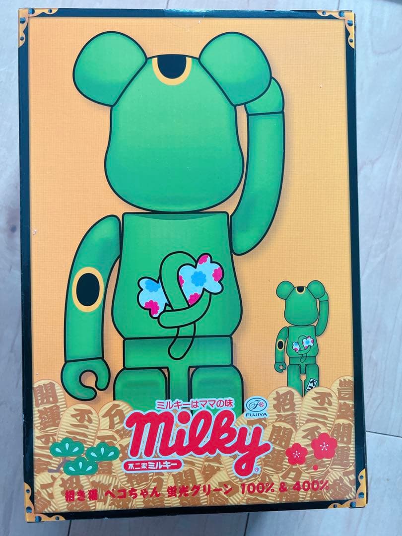 BE@RBRICK 招き猫 ペコちゃん 蛍光グリーン 不二家