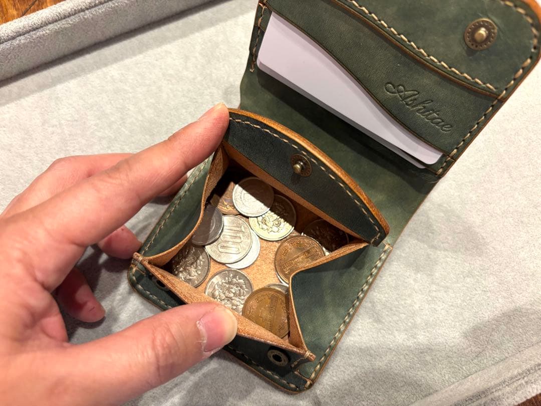 ウォレット　財布　グリーン　緑　二つ折り　コンパクト