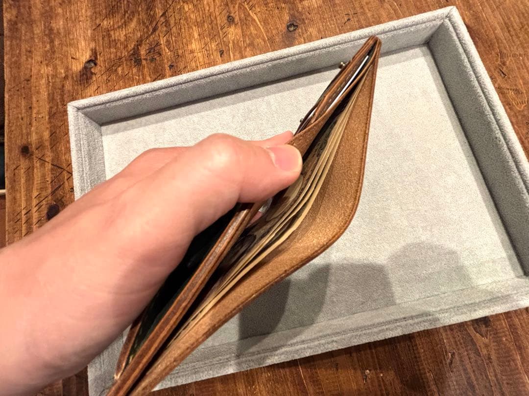 ウォレット　財布　グリーン　緑　二つ折り　コンパクト