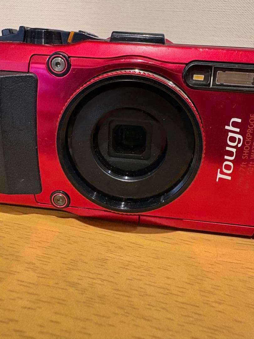 OLYMPUS Stylus TG-3 Tough レッド 本体と付属品