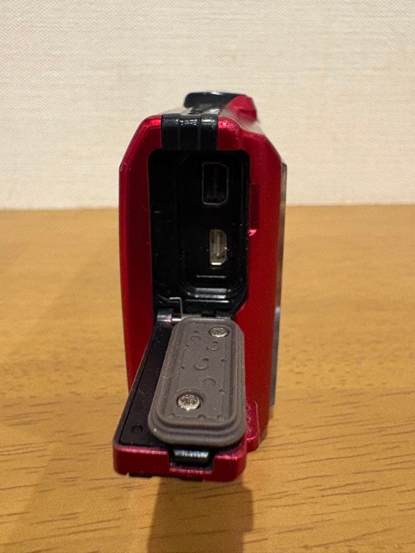 OLYMPUS Stylus TG-3 Tough レッド 本体と付属品