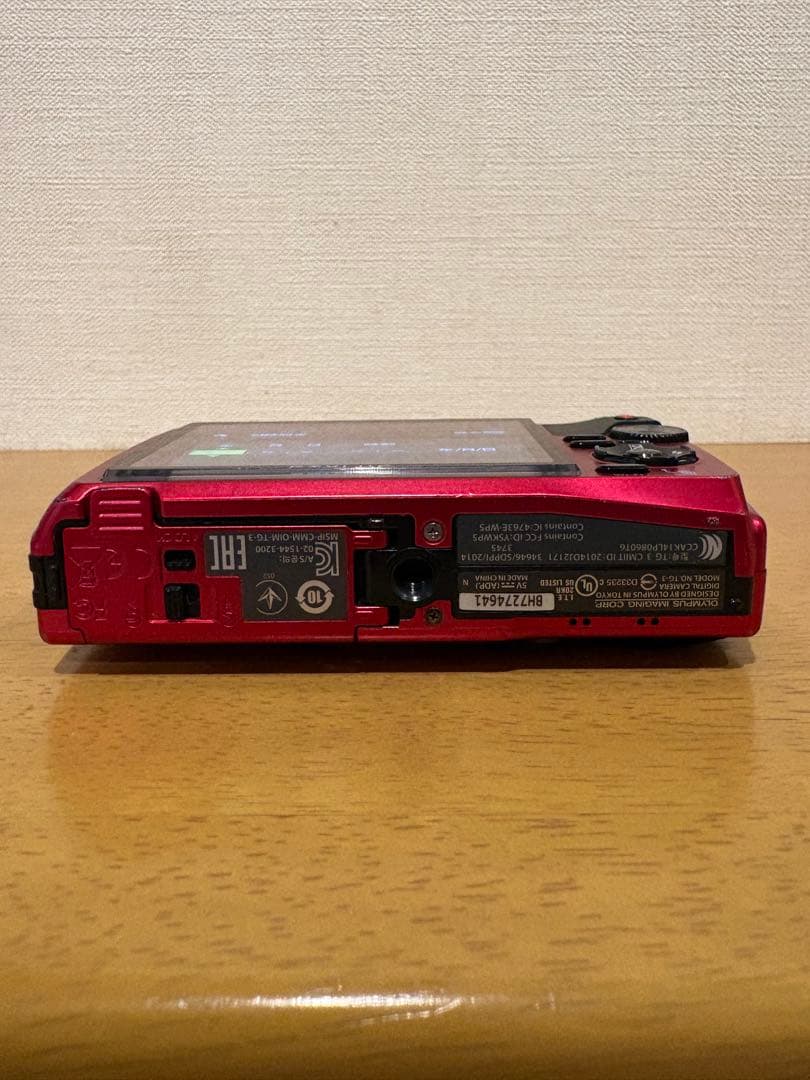 OLYMPUS Stylus TG-3 Tough レッド 本体と付属品