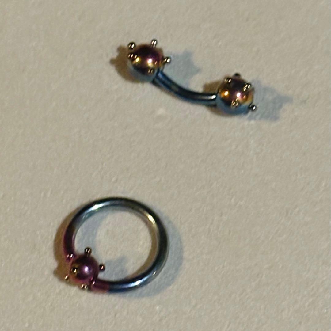 北欧デザイナー　チタンボディピアス