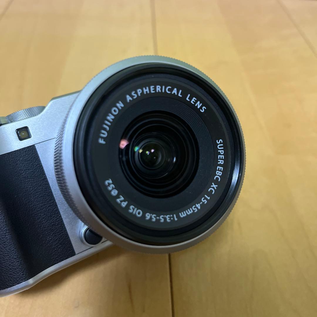 Fujifilm X-A5 ミラーレス一眼 シルバー