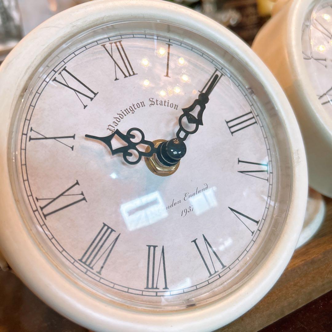 オールドイングリッシュデザイン ハンギング式スタンドクロック 両面時計（ホワイト