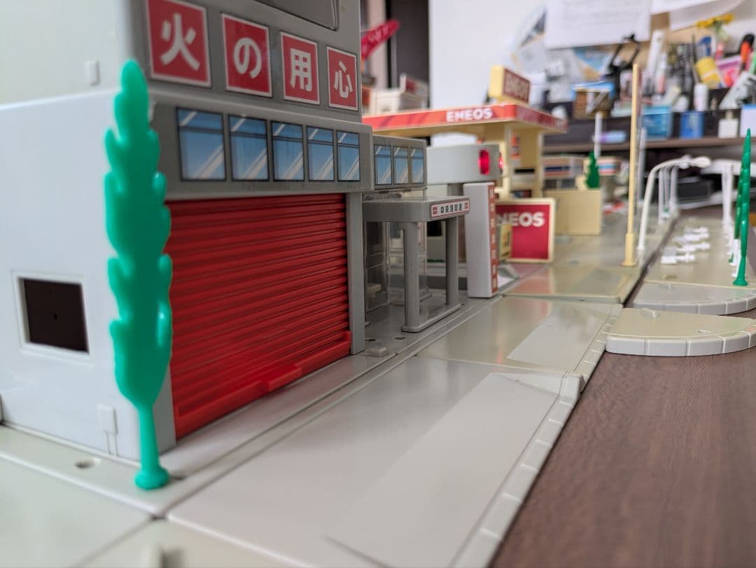 トミカタウン　ビルドシティ　消防　警察　セブン　　　　ミニストップ　スシロー