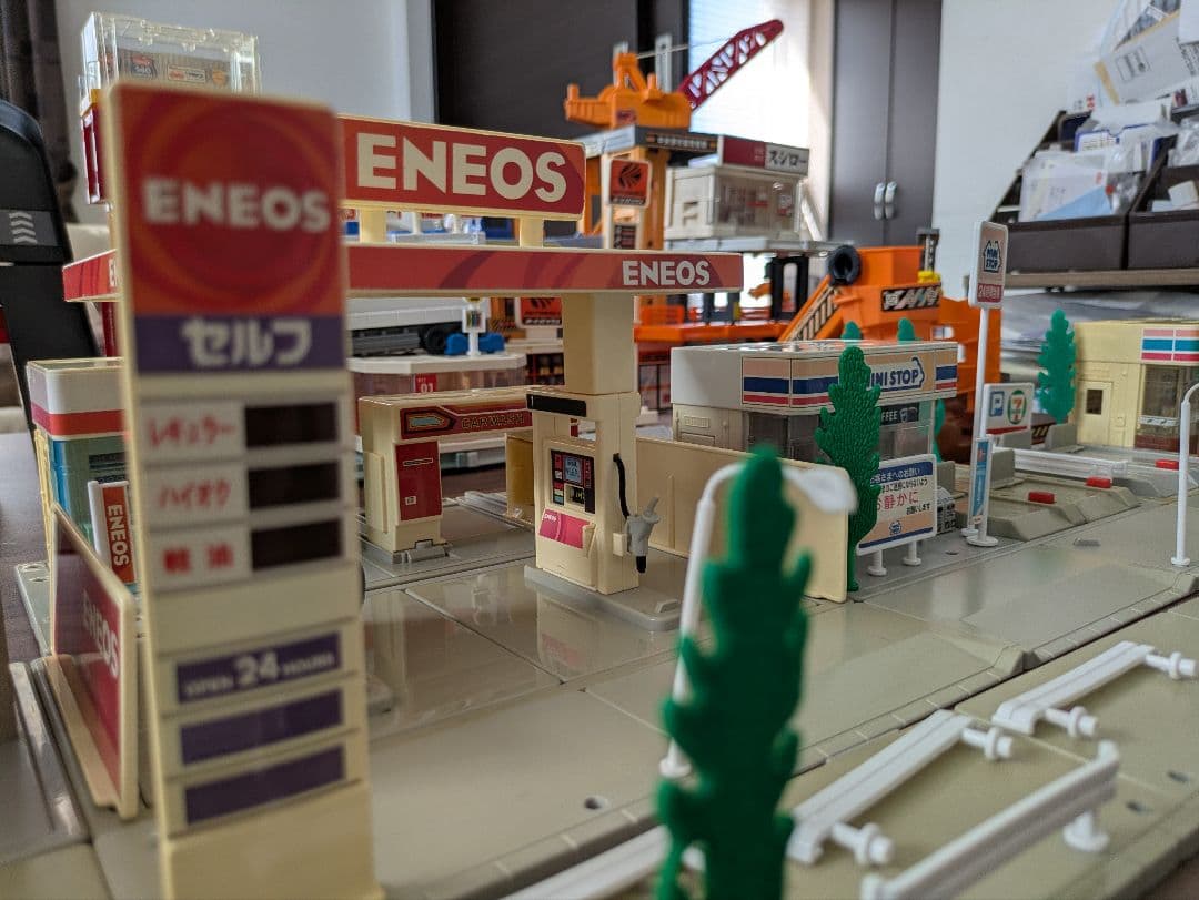 トミカタウン　ビルドシティ　消防　警察　セブン　　　　ミニストップ　スシロー