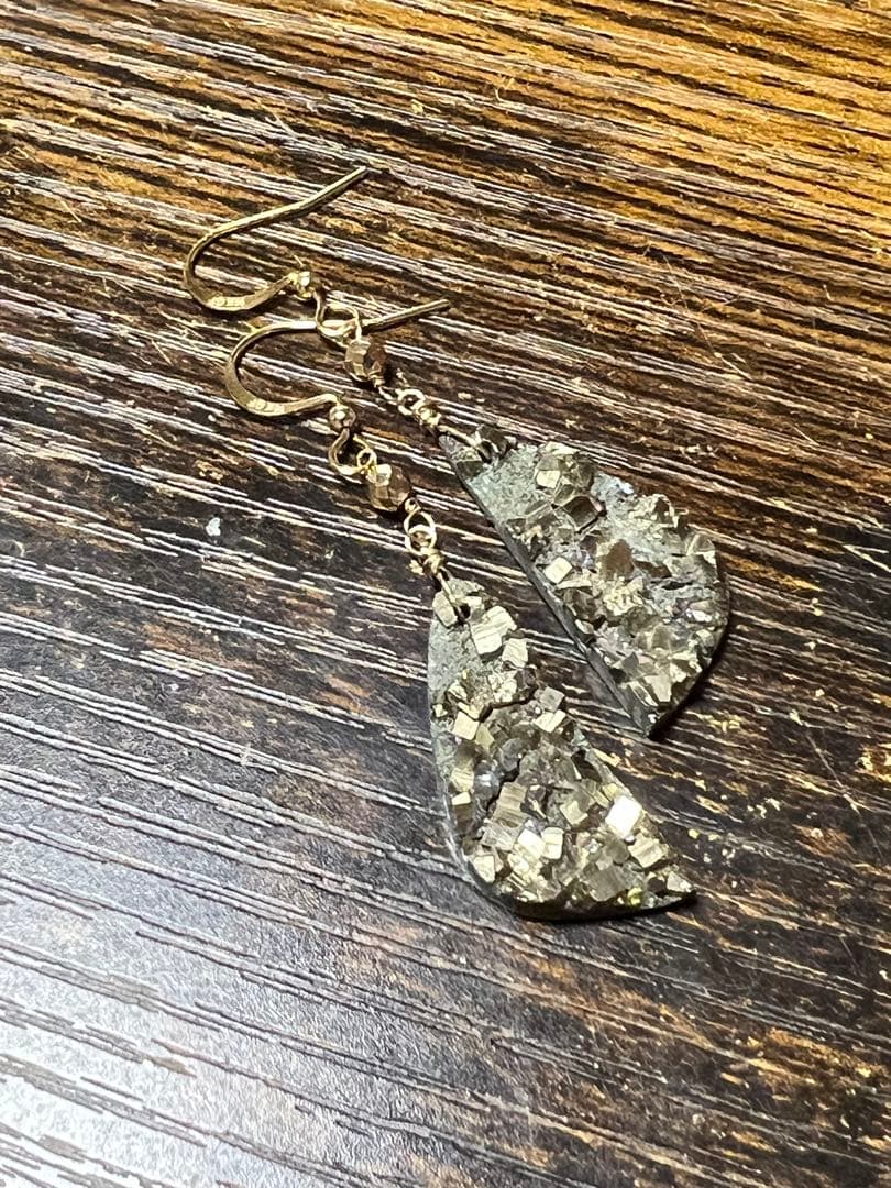 R✴︎H❤️ パイライト　原石　ゴールデン　ヘマタイト　14kgfピアス