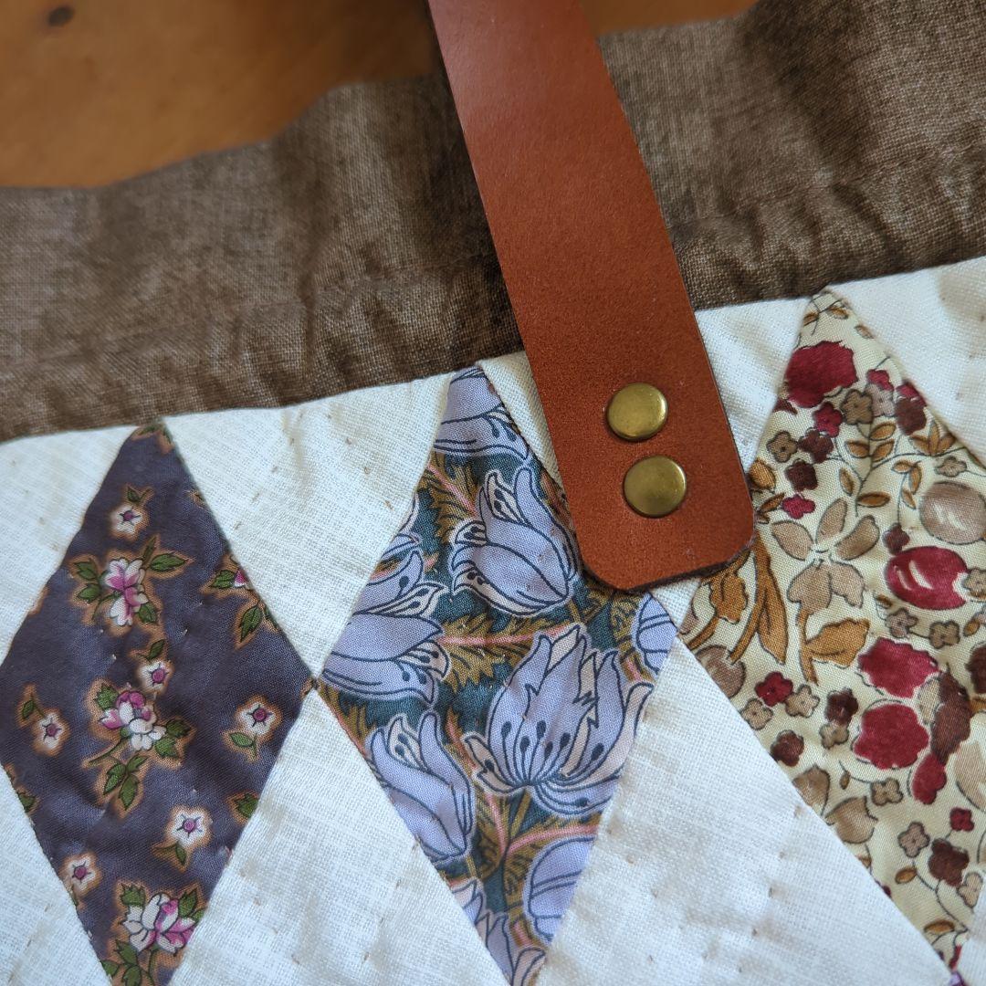 ✿リバティ✕パッチワーク✿　ぺたんこ〜ふっくらお好みで♫　巾着バッグ