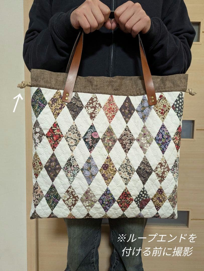 ✿リバティ✕パッチワーク✿　ぺたんこ〜ふっくらお好みで♫　巾着バッグ