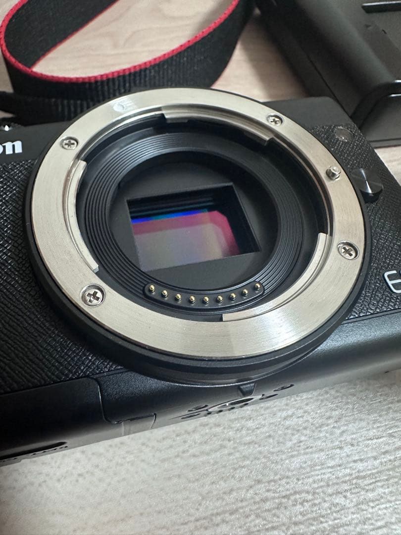 Canon EOS M200 15-45mmレンズキット