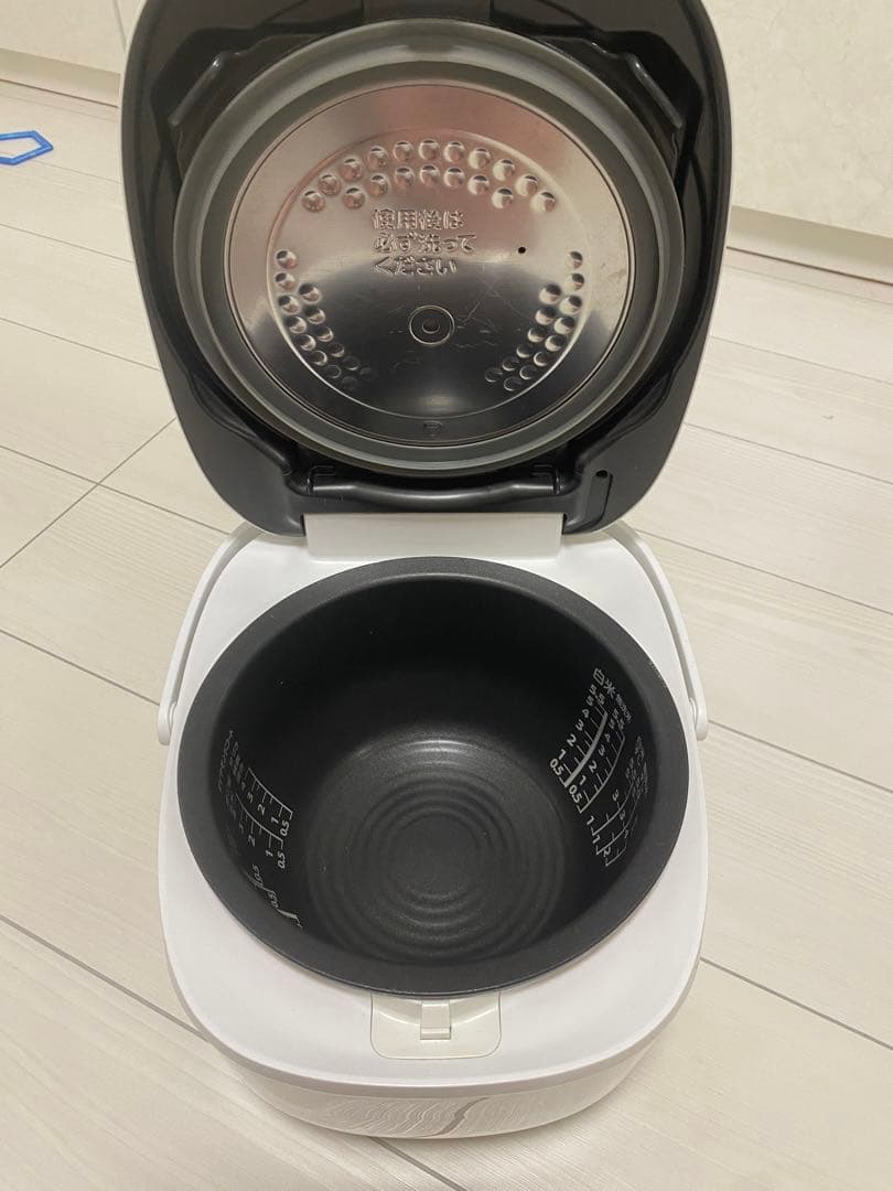 TOSHIBA 真空圧力IH炊飯器 RC-10VRN ホワイト