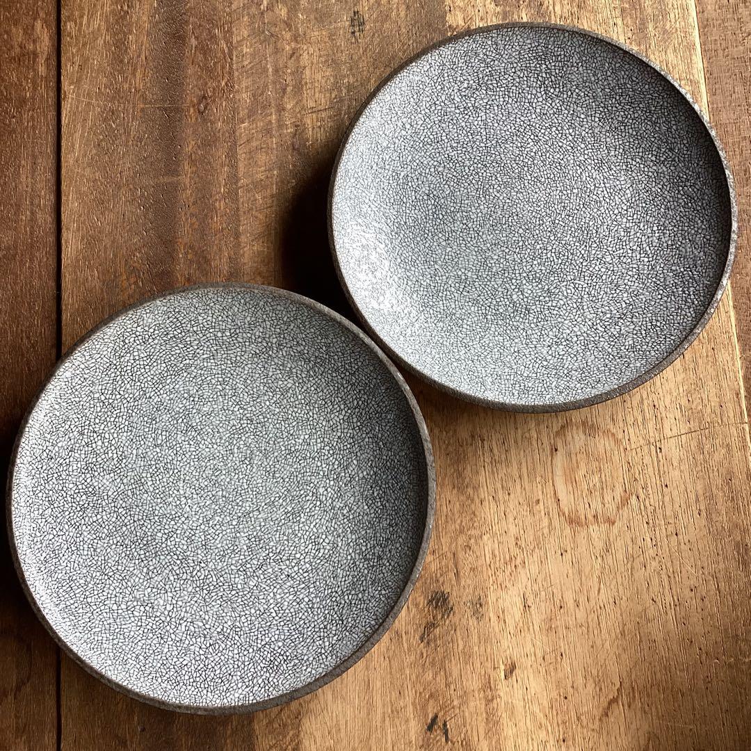 mikanです。新品美濃焼　光沢かいらぎ黒渕8寸和皿　4枚セット