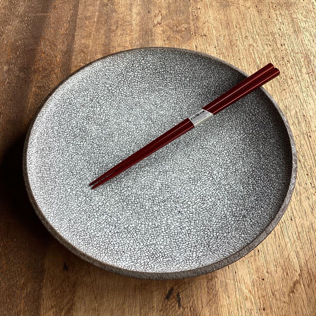 mikanです。新品美濃焼　光沢かいらぎ黒渕8寸和皿　4枚セット