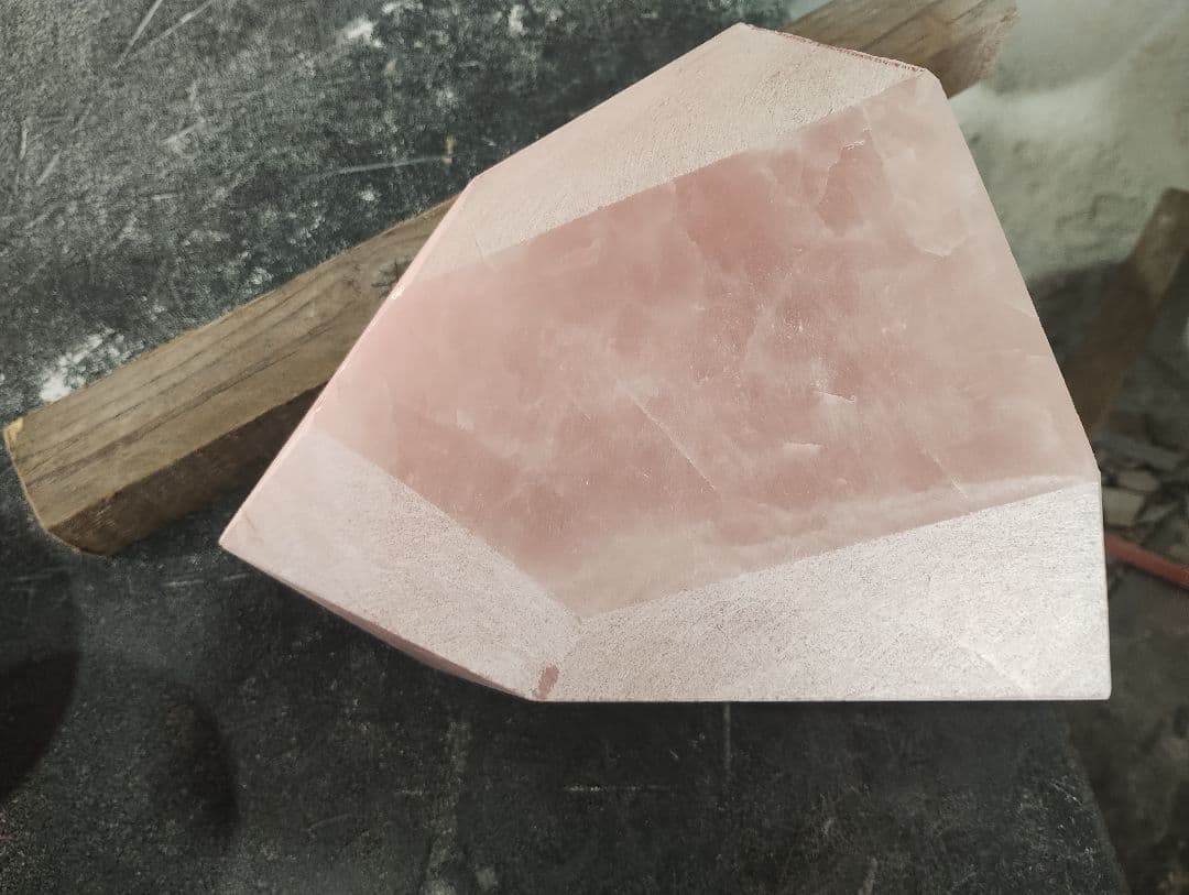 #一石創作デザイン ローズクォーツ 紅水晶 ハンドメイド 原石10ｋｇ超え使用