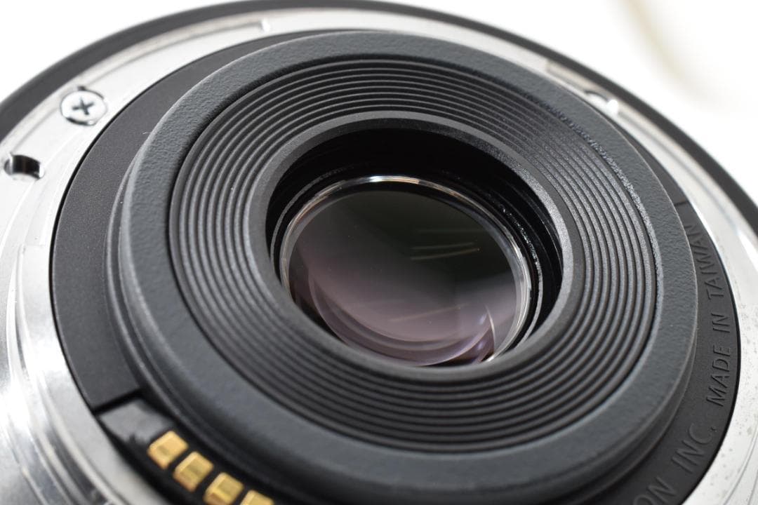 ★外観極上品★キヤノン EF-S 18-135mm f3.5-5.6 #1725