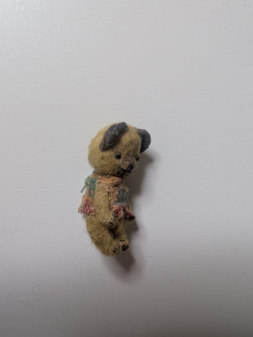 ミニチュア　くまの小さなぬいぐるみ　作家さんの作品