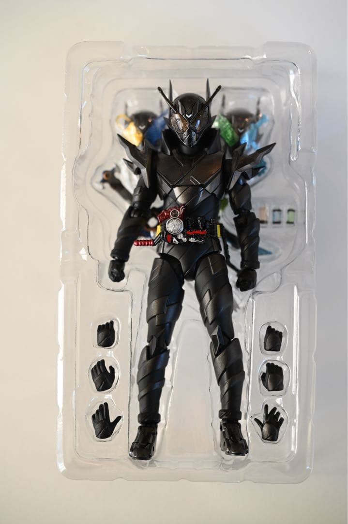 S.H.Figuarts 仮面ライダーメタルビルド+ハザードフォーム