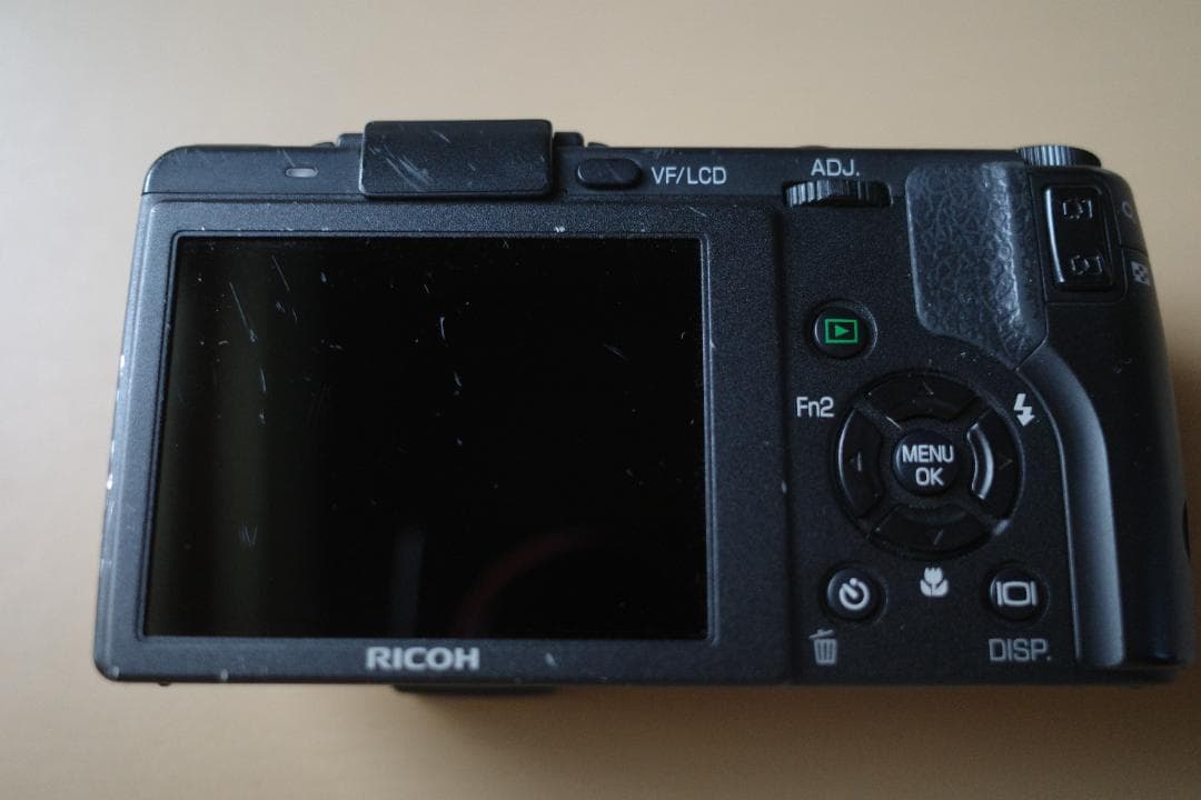 RICOH リコー コンパクトデジタルカメラ GX200