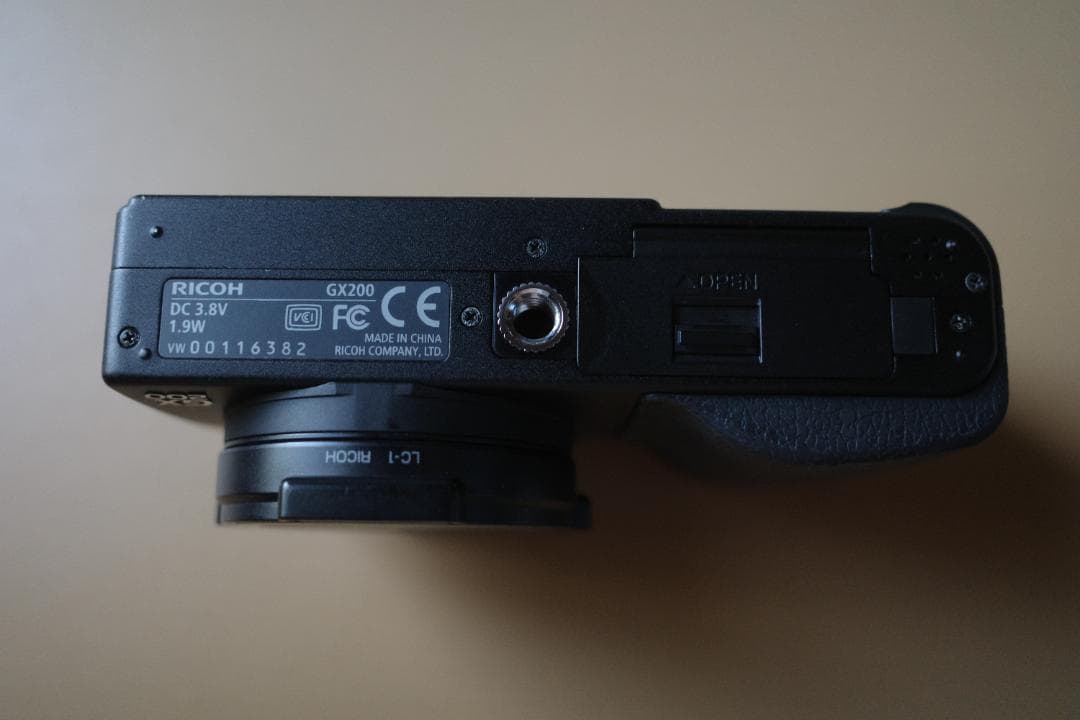 RICOH リコー コンパクトデジタルカメラ GX200