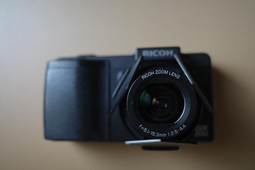 RICOH リコー コンパクトデジタルカメラ GX200